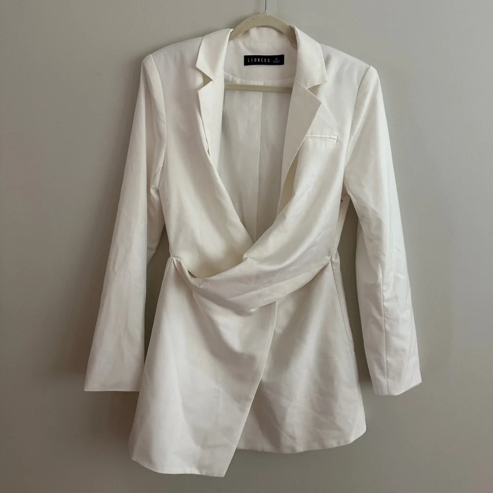 Lioness VIP Only Blazer Mini Dress White - Picture 6 of 10